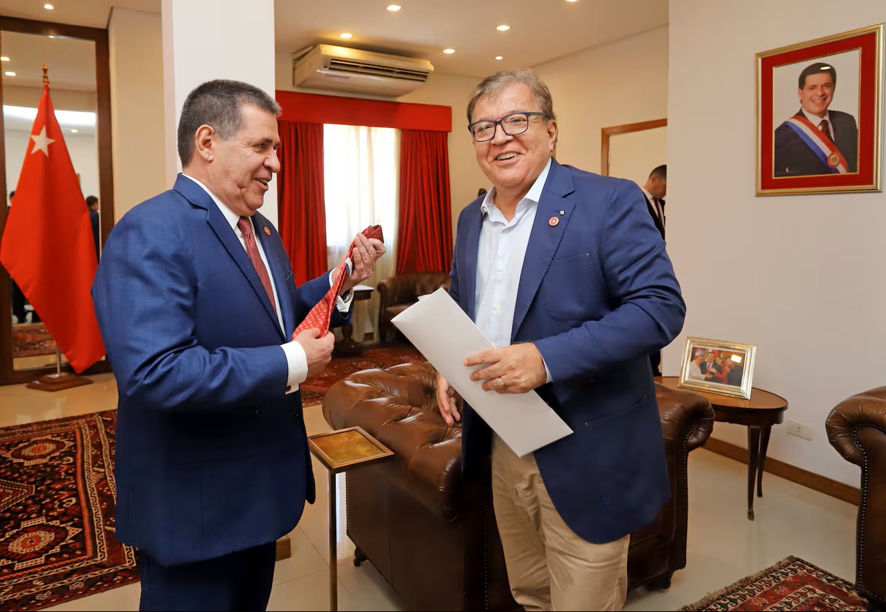 Nicanor reafirma liderazgo de Cartes y rechaza especulaciones políticas