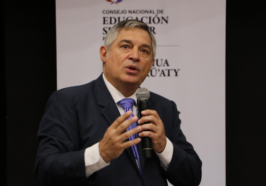 Ministro de Educación niega tinte político en reunión educativa