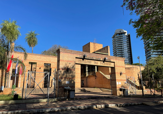 Indignación y repudio por designación de acusado en el caso «Mafia de los Pagarés» como docente titular en Derecho UNA