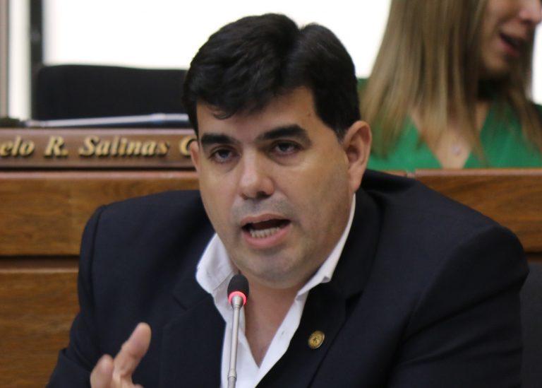 Diputado Vaesken alerta que gobierno de Peña irá tras fondos del IPS