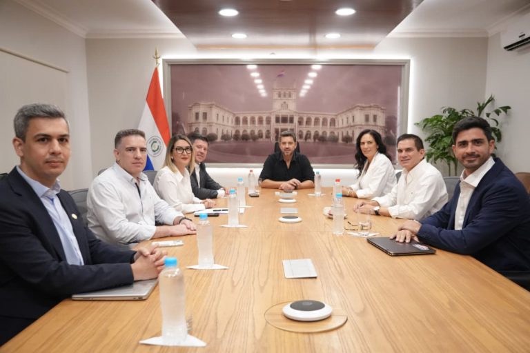 Gobierno se jacta de 242 mil empleos desde 2023