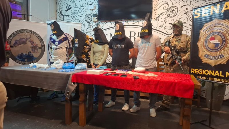 Golpe al microtráfico en Ñeembucú: incautan más de 4.000 dosis de cocaína y detienen a cinco personas