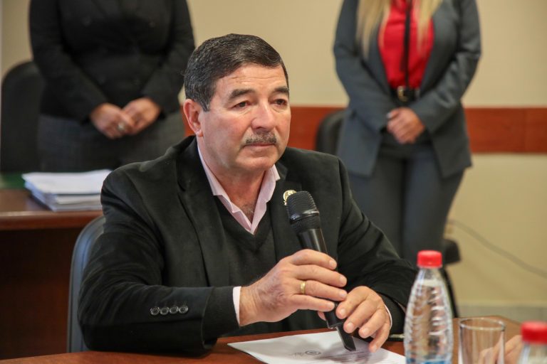 Senador Núñez acusa a Peña de inconstitucionalidad y pide juicio político