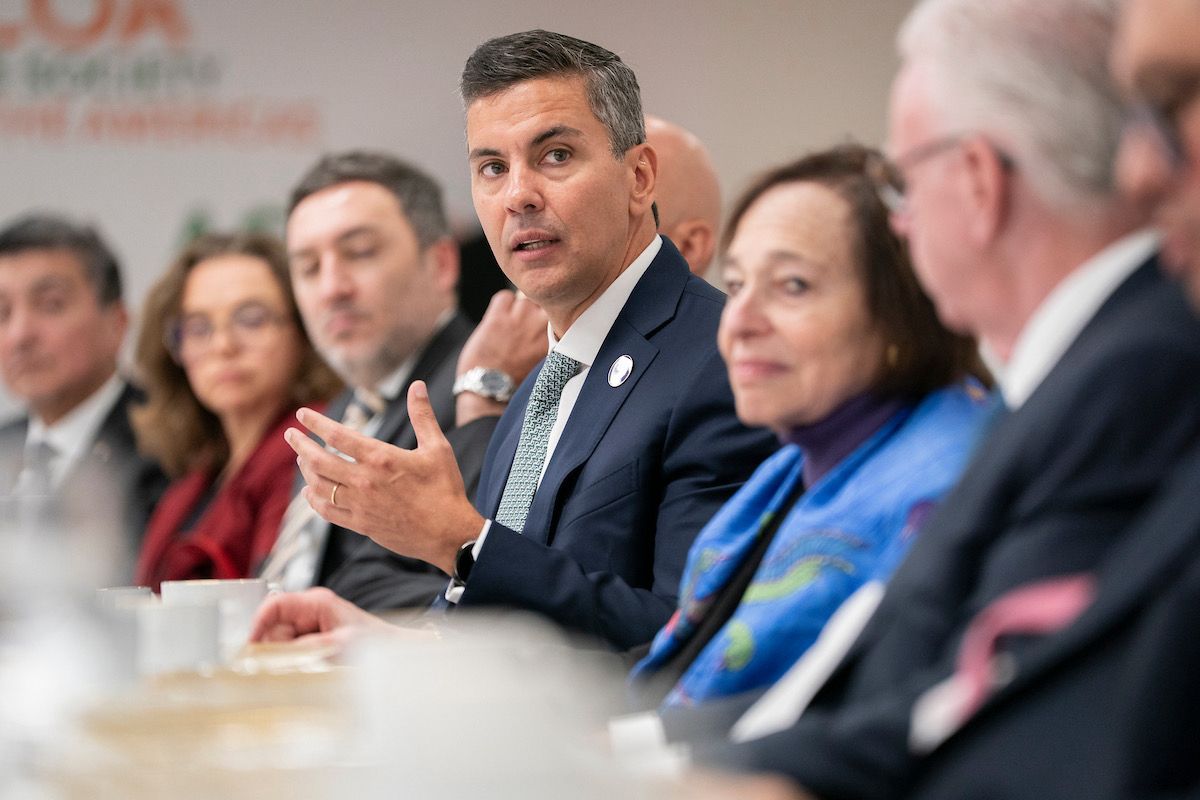 Santiago Peña aparece en la mitad del ranking regional con más rechazo que apoyo