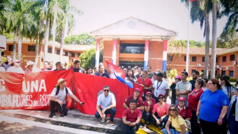 Docentes y funcionarios de la UNA paran contra reforma de la Caja Fiscal