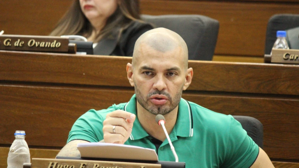 Hugo Ramírez cuestiona privilegios y prioridades en la administración Peña