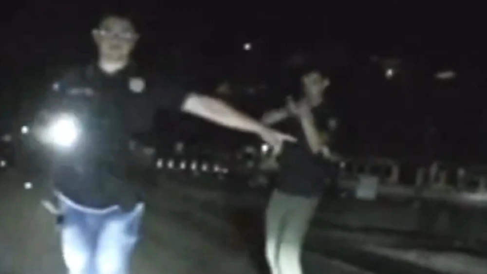 Oscuridad y escasa señalización: Captan a policías en supuesta barrera irregular sobre la ruta PY02