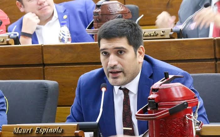 Espínola acusa a la Fiscalía de operar como brazo político del cartismo