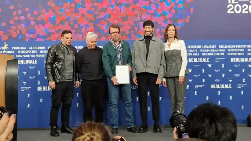 Narciso es premiada y Martinessi le dice al mundo que su película respira el miedo de una época oscura