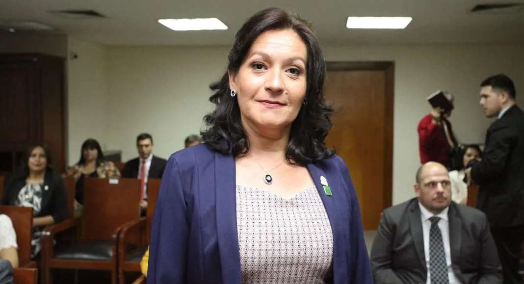 Histórico fallo judicial aplica por primera vez la nueva ley contra la “mafia de pagarés”