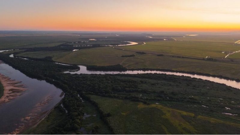 Ministerio del Ambiente interviene extracción irregular de agua del río Tebicuary