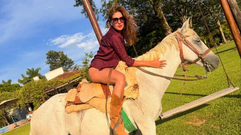 (GALERÍA) Rossana Beltrán hizo arder las redes con sus poses explosivas
